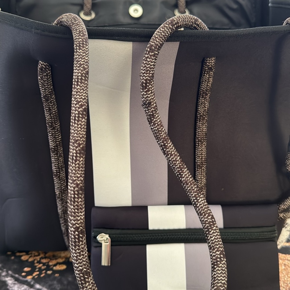 NEOPRENE TOTE BAG ✨ - Picture 6 of 9
